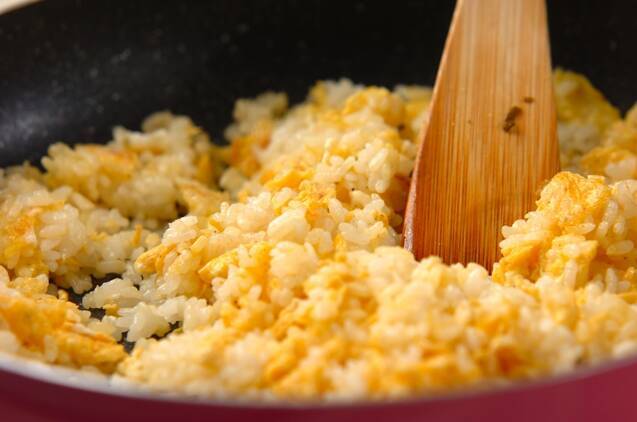 高菜チャーハンの作り方の手順3