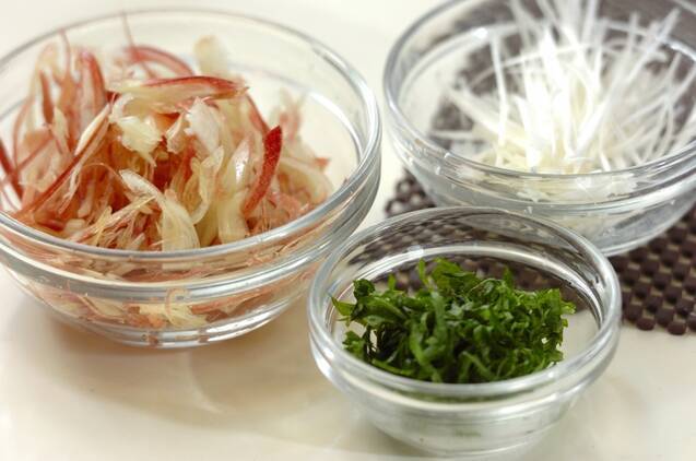 薬味たっぷりの混ぜご飯の作り方の手順1