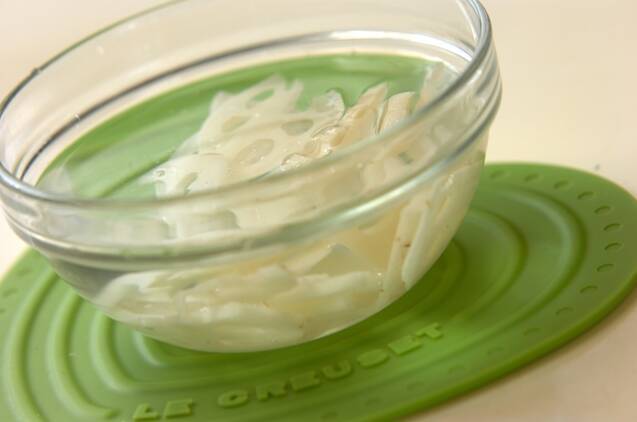 フライドポテトとレンコンチップスの作り方の手順1