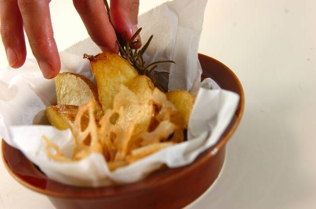 フライドポテトとレンコンチップスの作り方の手順6