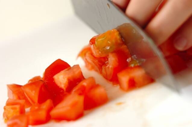 キャベツとトマトのスープの作り方の手順1