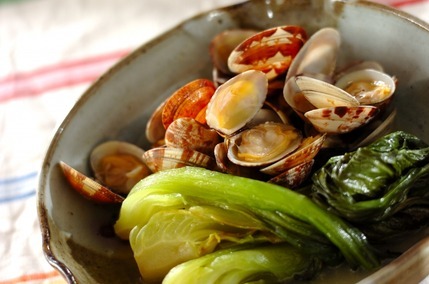 チンゲンサイとアサリの蒸し煮