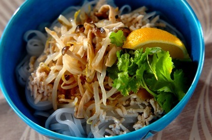 モヤシとザーサイのナムルのフォー