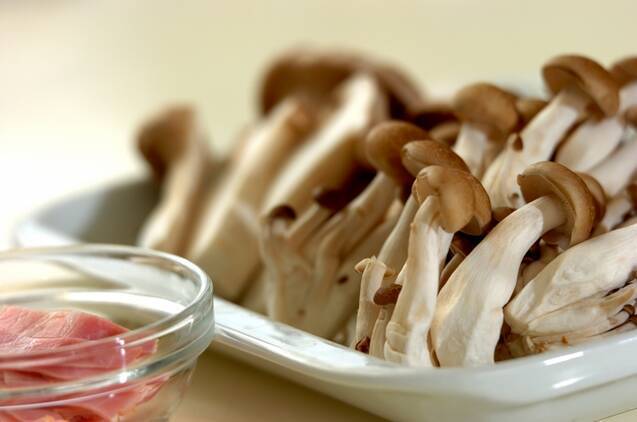 シメジとエリンギのオイスター炒めの作り方の手順1