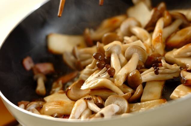 シメジとエリンギのオイスター炒めの作り方の手順5