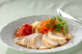 鶏むね肉と春ニンジンのトマト蒸し煮