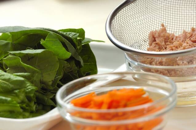 缶詰でおばんざい！小松菜とツナのサッと煮の作り方の手順1