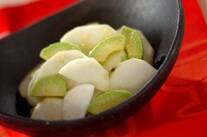 カブとアボカドのサラダ