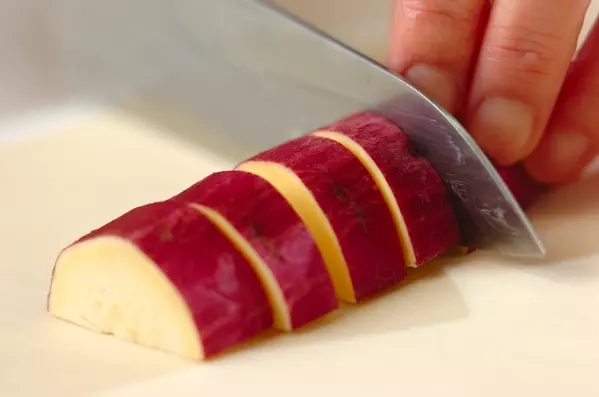 サツマイモ入りココナッツカレーの下準備2