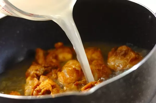 サツマイモ入りココナッツカレーの作り方1