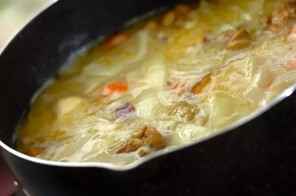 サツマイモ入りココナッツカレーの作り方2