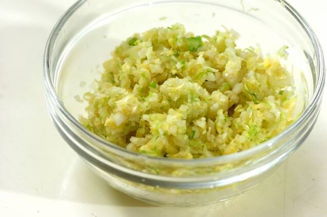 さっぱり和風！梅シソ餃子の作り方の手順1