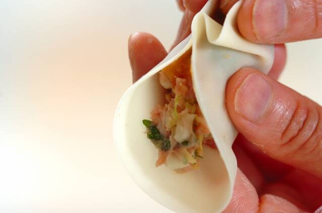 さっぱり和風！梅シソ餃子の作り方の手順3
