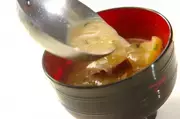 サツマイモと玉ネギのみそ汁の作り方2