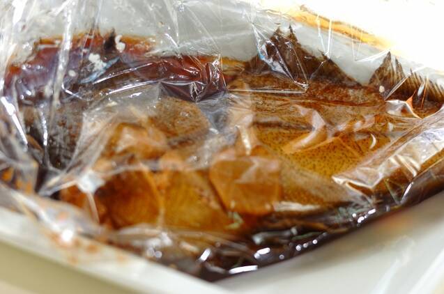 煮崩れしない！　カレイの煮魚の作り方の手順3