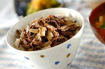 マイタケとゴボウ入りの牛丼