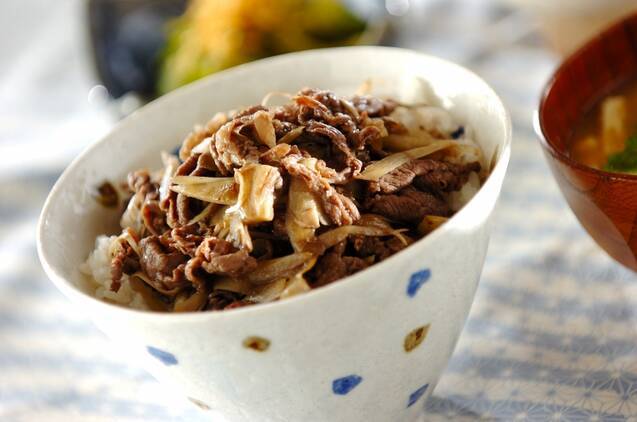 マイタケとゴボウ入りの牛丼