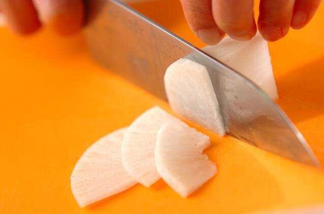 ツナと大根のバター煮の作り方の手順1