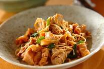 豚しゃぶとエノキのコチュジャン和え