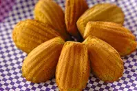 抹茶マドレーヌ