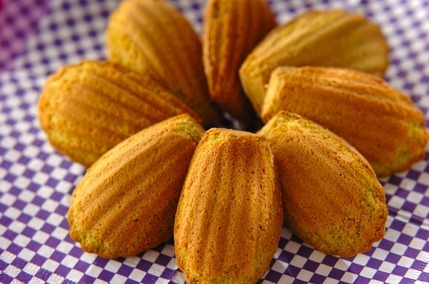 抹茶マドレーヌ