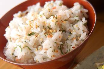 梅と大葉の混ぜご飯