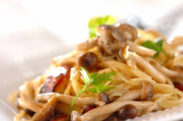 ベーコンときのこのクリームパスタ