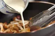 キノコとベーコンのクリームパスタの作り方3