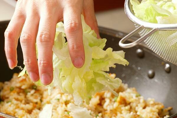 レタスチャーハンの作り方の手順8