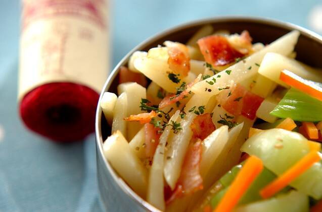 ジャガイモとベーコンのソテー