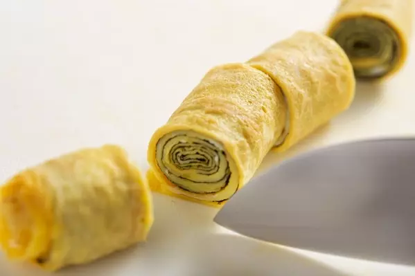 お弁当のおかずに！くるくる海苔卵焼き by みずかさんの作り方7