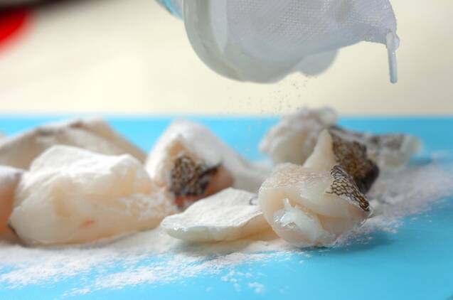 白身魚のレモンケチャップ炒めの作り方の手順4