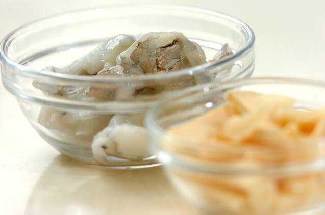 すし酢が味のまとめ役！スパイスしょうゆ焼きそばの作り方の手順3