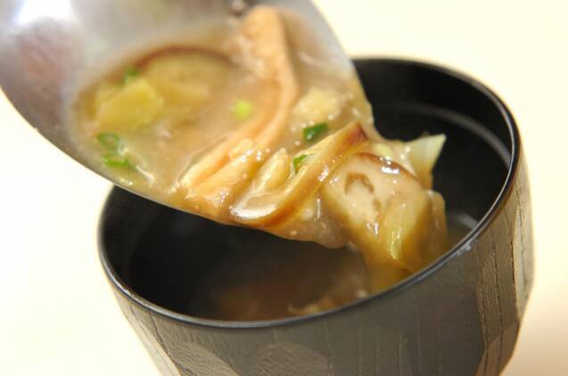 ナスやキャベツのみそ汁の作り方の手順5