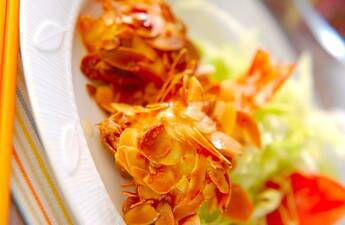 エビのアーモンド揚げ