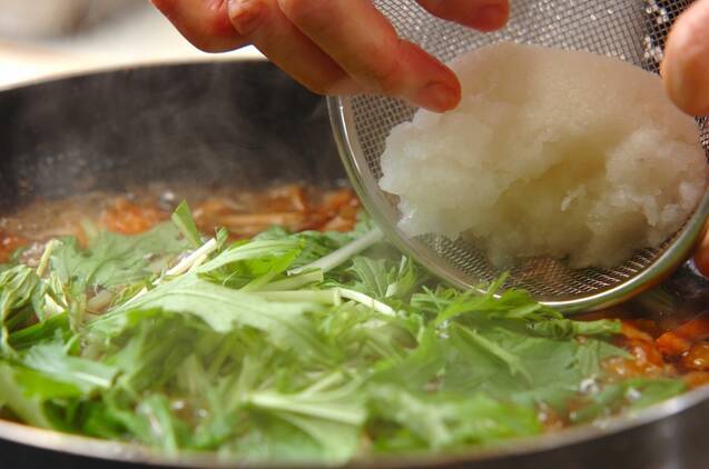 鶏むね肉とナメコのさっぱりおろし煮の作り方の手順4