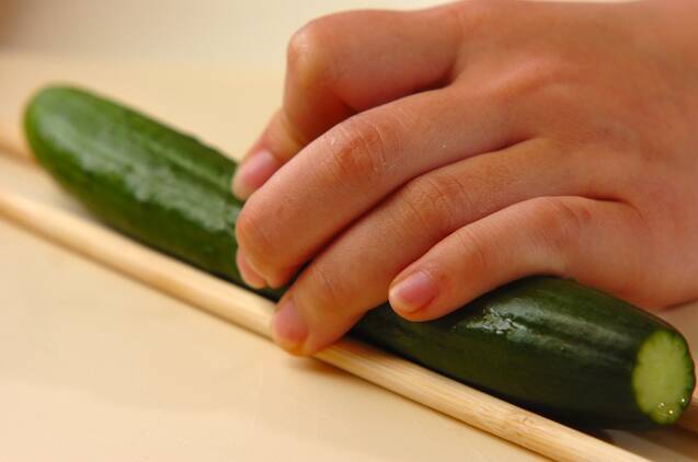 キュウリとザーサイの和え物の作り方の手順1