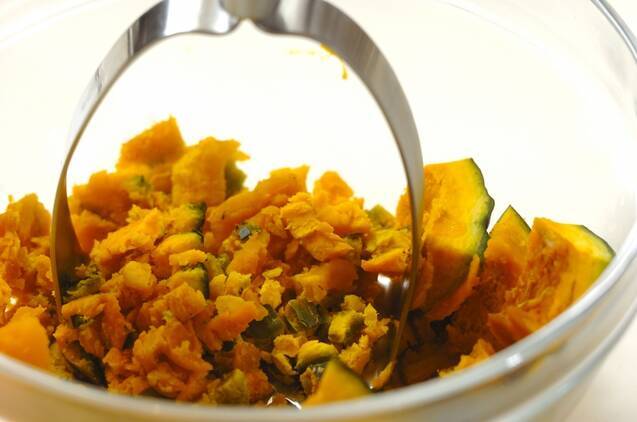 チーズインカレーカボチャコロッケの作り方の手順2