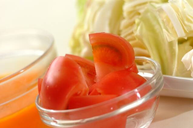ボリューム副菜！キャベツとトマトの洋風炒めの作り方の手順1