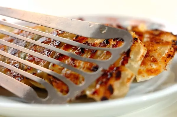 大葉がさわやか!しそ餃子の作り方6