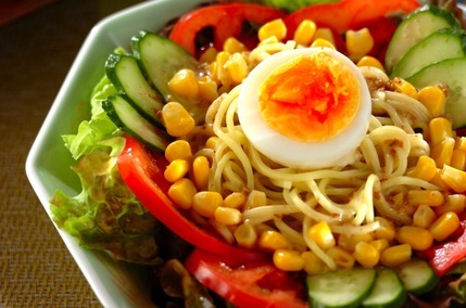 北海道の居酒屋定番！ラーメンサラダ