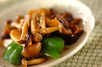 キノコのバター炒め