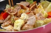 簡単豚肉とキャベツの炒め物の作り方4