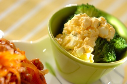 ブロッコリーの卵ソース