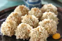 蒸し米エビ入り肉団子