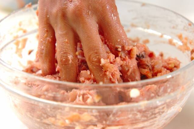 蒸し米エビ入り肉団子の作り方の手順3