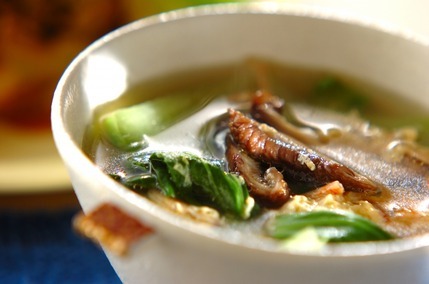 チンゲン菜と卵のエスニックスープ