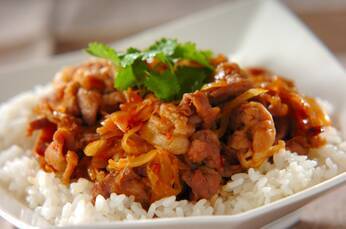 旨辛豚ショウガ焼き丼