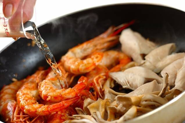 ささ身とエビのアクアパッツア風の作り方の手順3