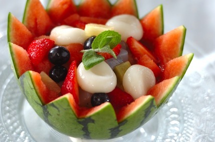 丸ごとスイカのフルーツポンチ